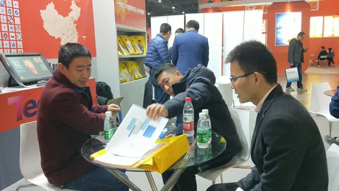 簽約5所高校，發(fā)布2大項目，達內(nèi)在江西省第二屆高校科技成果展切實推動產(chǎn)學(xué)研用深度融合
