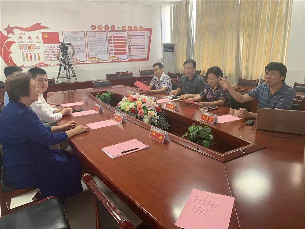 達(dá)內(nèi)與吉首大學(xué)張家界學(xué)院攜手簽約，共建會計(jì)專業(yè)