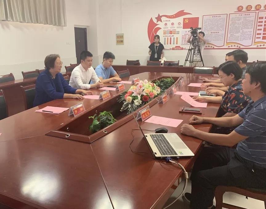 達(dá)內(nèi)與吉首大學(xué)張家界學(xué)院攜手簽約，共建會計(jì)專業(yè)